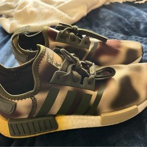 Star Wars x Wmns NMD_R1 'Princess Leia'